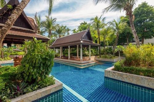 пляж Банг-Тао: Kanika Residence - BangTao beachfront living, pools, gardens, BBQ.