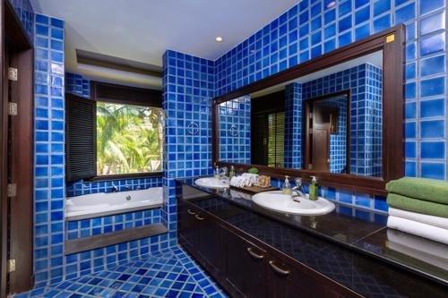 пляж Банг-Тао: Kanika Residence - BangTao beachfront living, pools, gardens, BBQ.