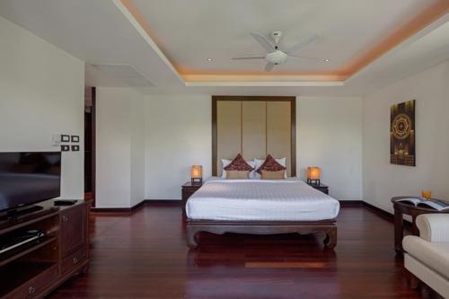 пляж Банг-Тао: Kanika Residence - BangTao beachfront living, pools, gardens, BBQ.