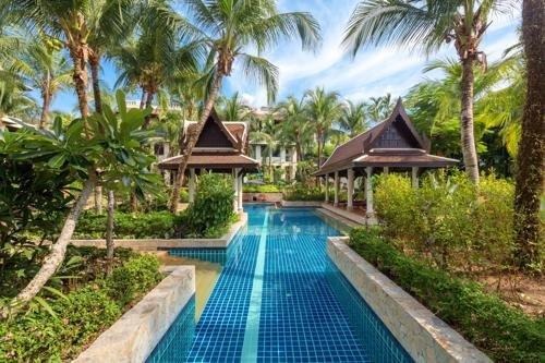 пляж Банг-Тао: Kanika Residence - BangTao beachfront living, pools, gardens, BBQ.