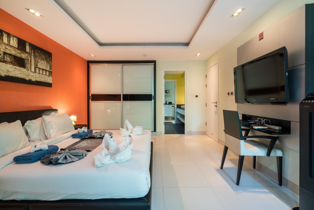 N308 - Walk to the beach apartment in Kamala, pool, gym, parking — фото 1