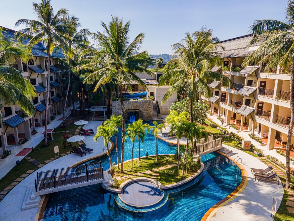Кату: Отель Radisson Resort and Suites Phuket