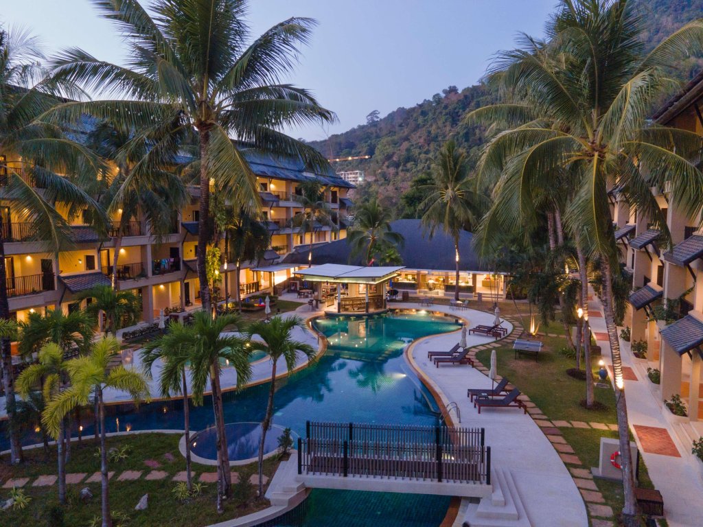 Кату: Отель Radisson Resort and Suites Phuket