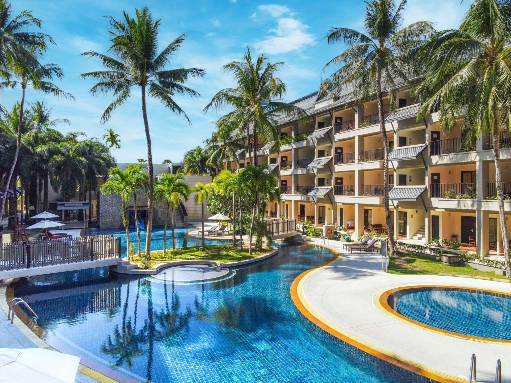 Кату: Отель Radisson Resort and Suites Phuket