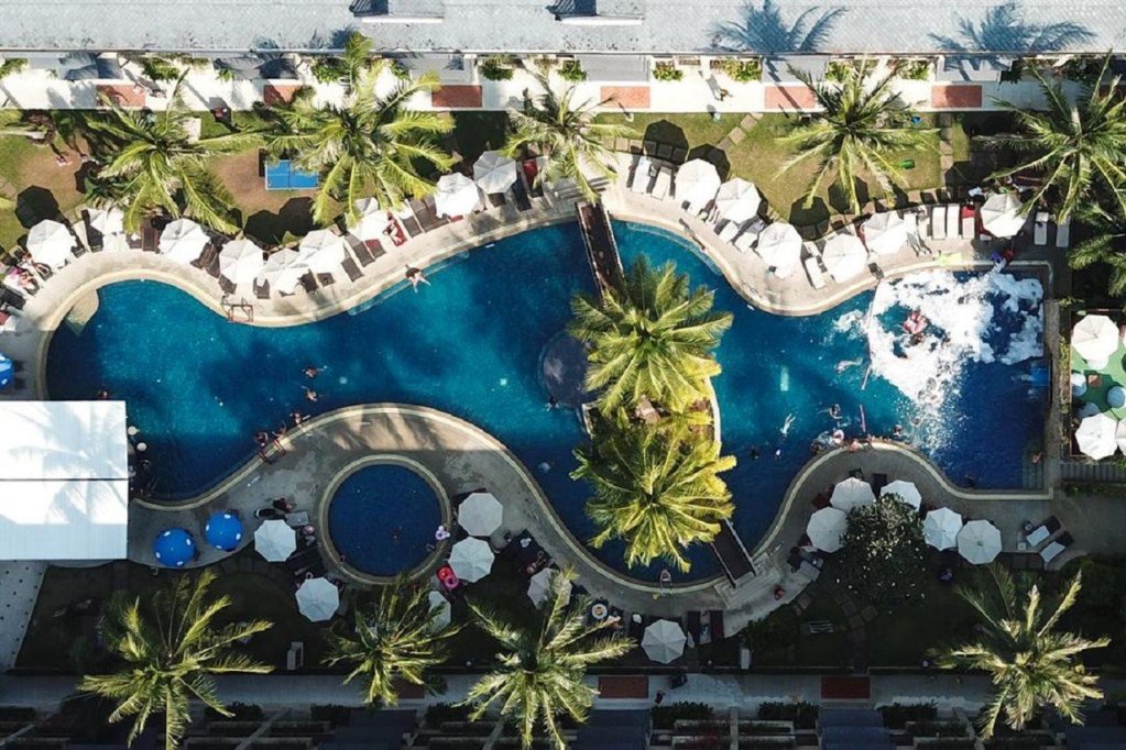 Кату: Отель Radisson Resort and Suites Phuket