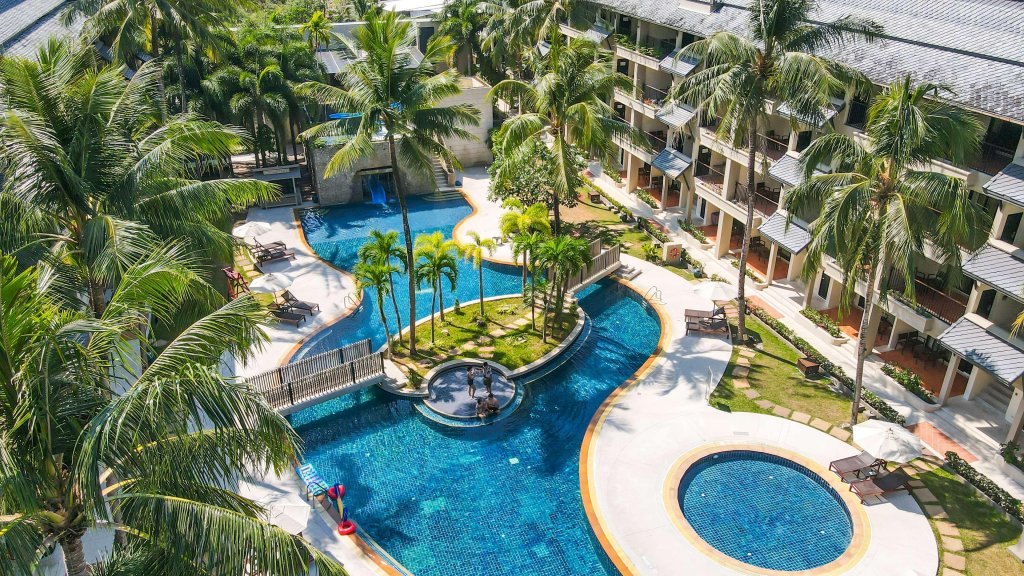 Кату: Отель Radisson Resort and Suites Phuket