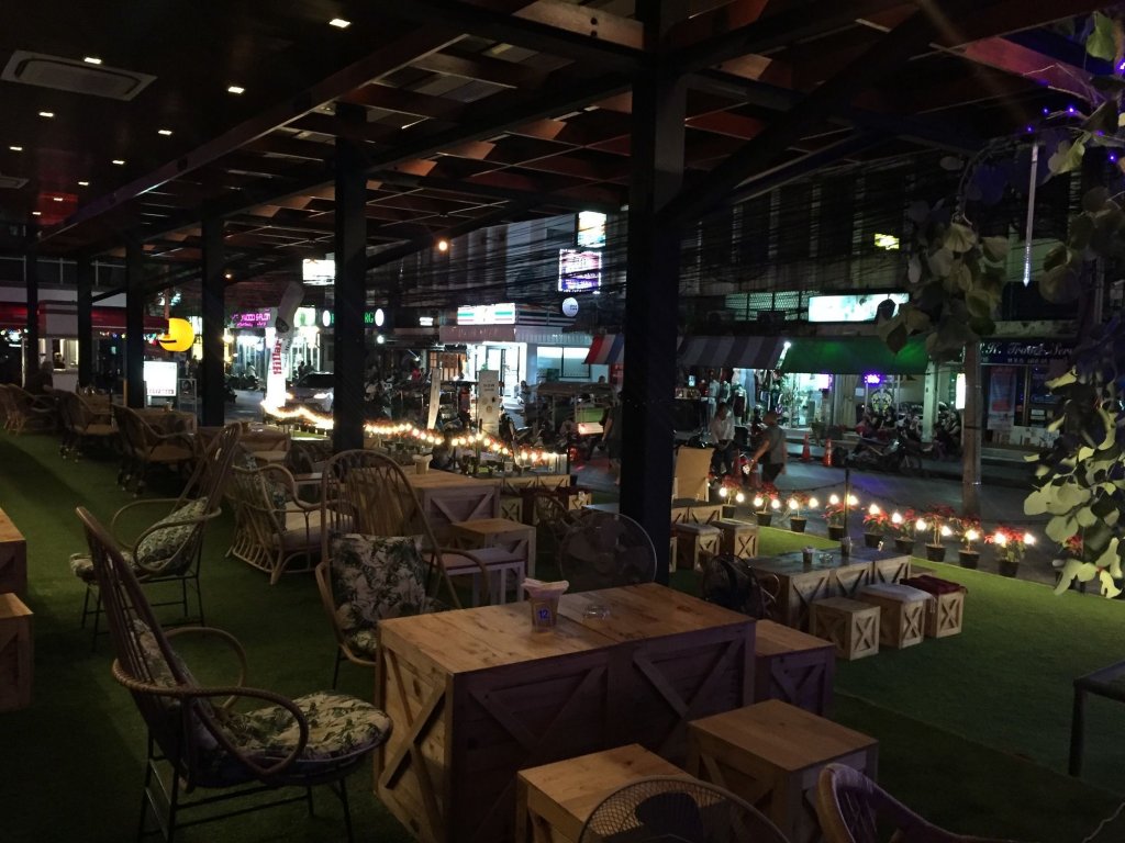 Бангкок: Maison Hotel Bangkok