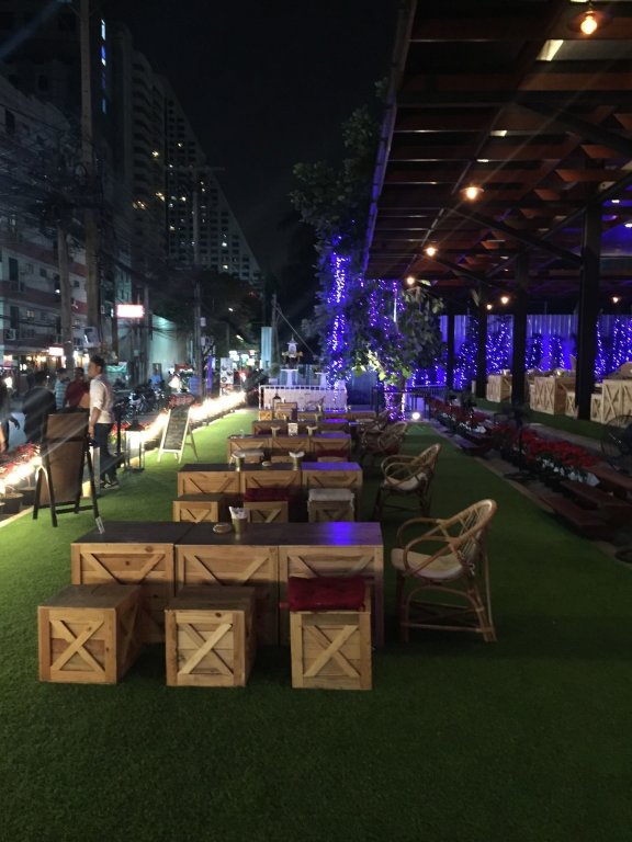 Бангкок: Maison Hotel Bangkok