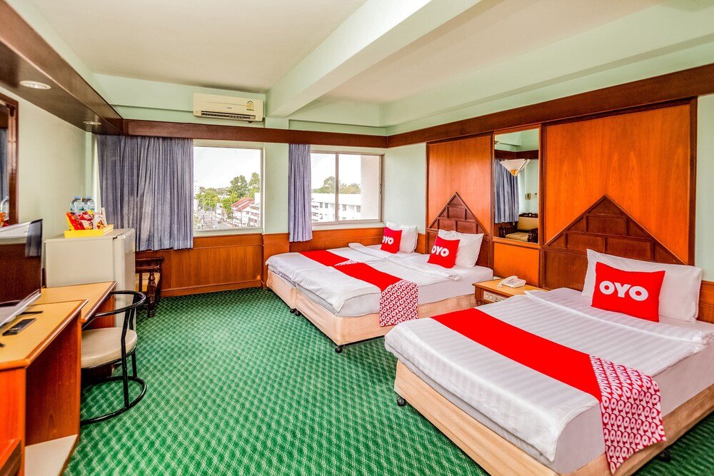 Сураттхани: Grand Thara Hotel by OYO Rooms