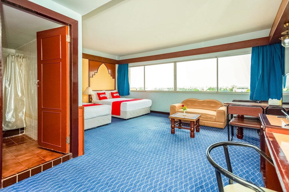Сураттхани: Grand Thara Hotel by OYO Rooms