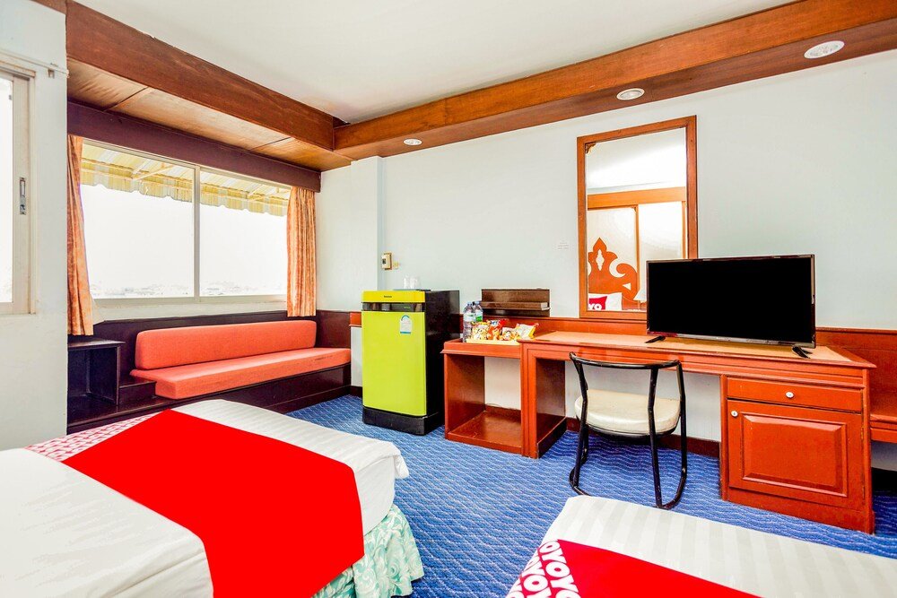 Сураттхани: Grand Thara Hotel by OYO Rooms