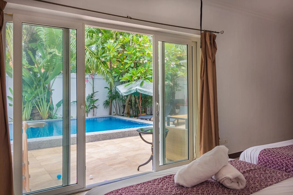 Паттайя: Private pool 3BDR villa beach at 200m