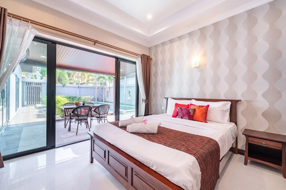 Паттайя: Private pool 3BDR villa beach at 200m