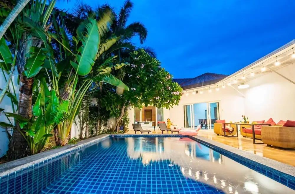 Паттайя: Private pool 3BDR villa beach at 200m