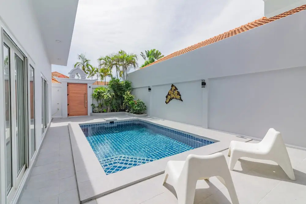 Паттайя: Private pool 3BDR villa beach at 200m