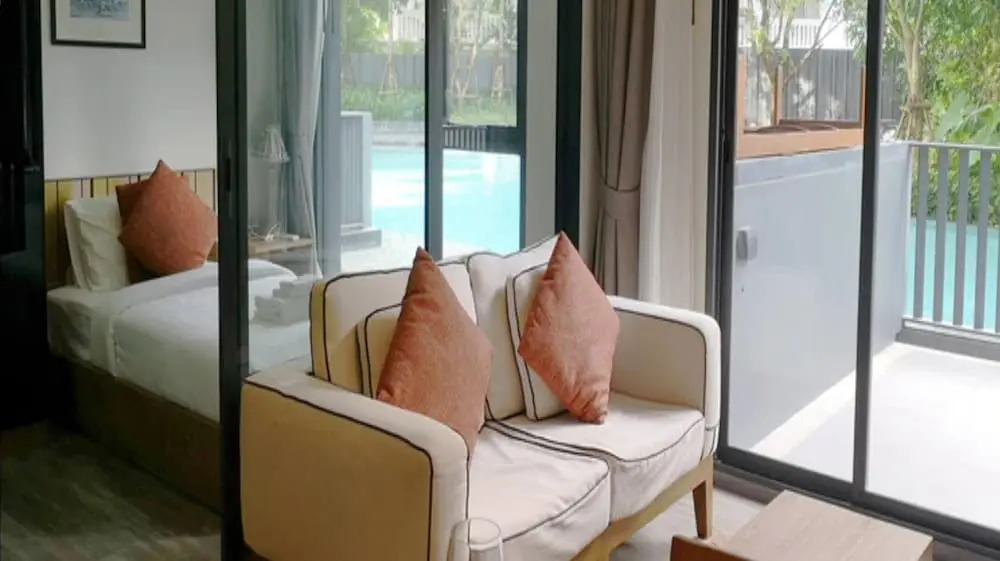 Кату: Pool Access Apartment With 2 Bedrooms Patong Beach