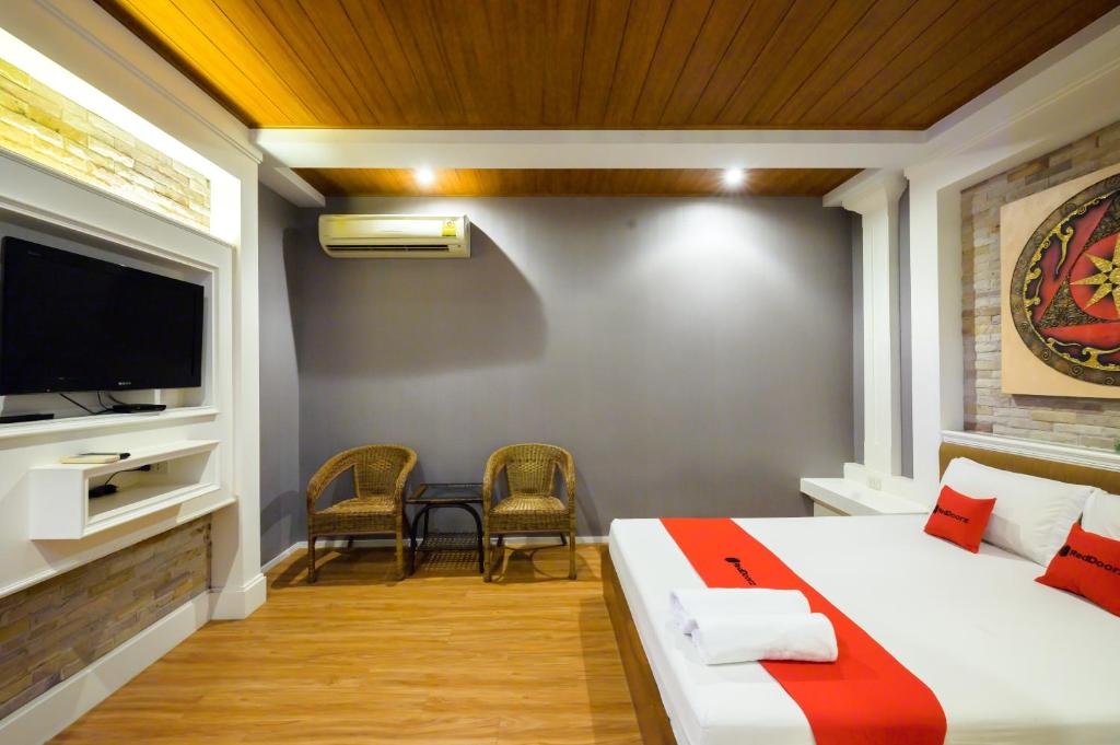 Нонтхабури: RedDoorz Plus Ruen Rattana Resort