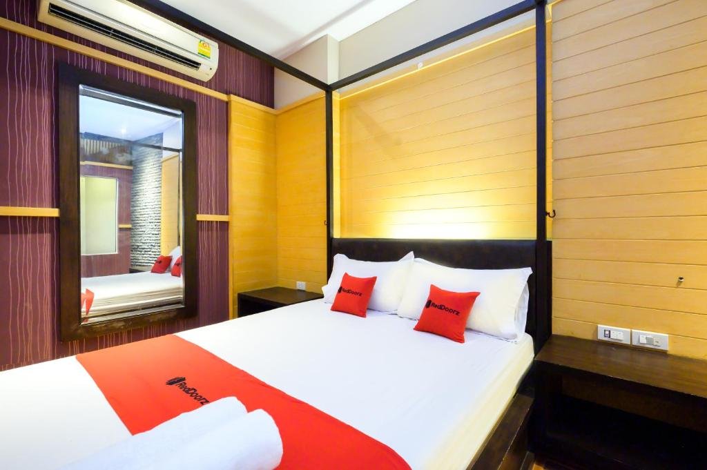 Нонтхабури: RedDoorz Plus Ruen Rattana Resort
