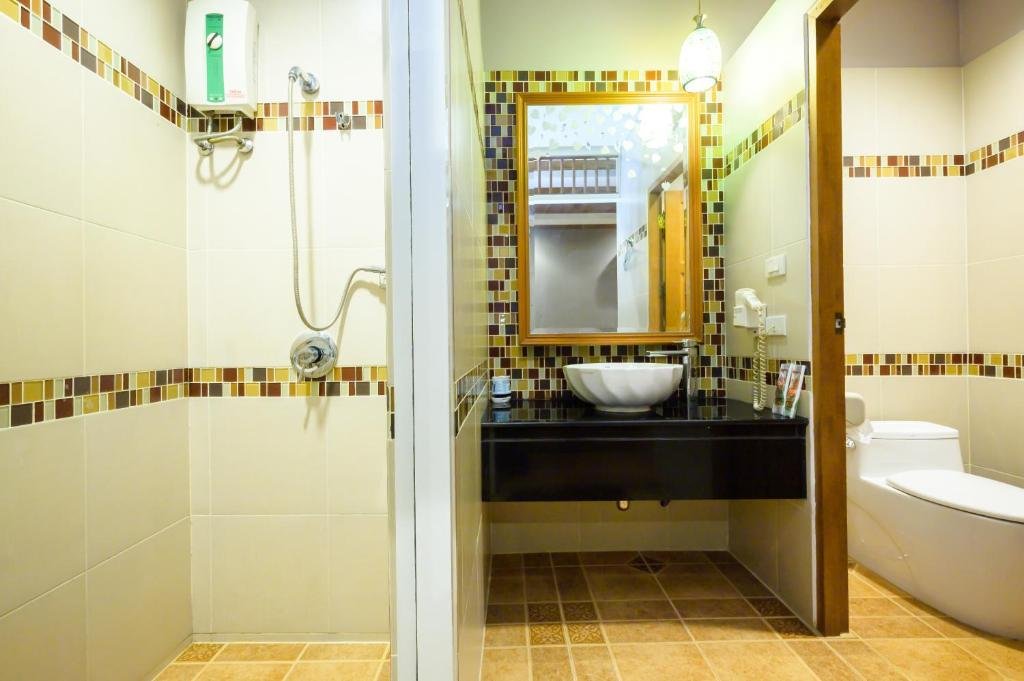 Нонтхабури: RedDoorz Plus Ruen Rattana Resort