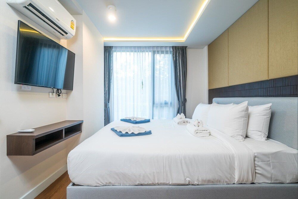 Aristo 216 - Pool Access Duplex in Surin Condo for 4 People — фото 2