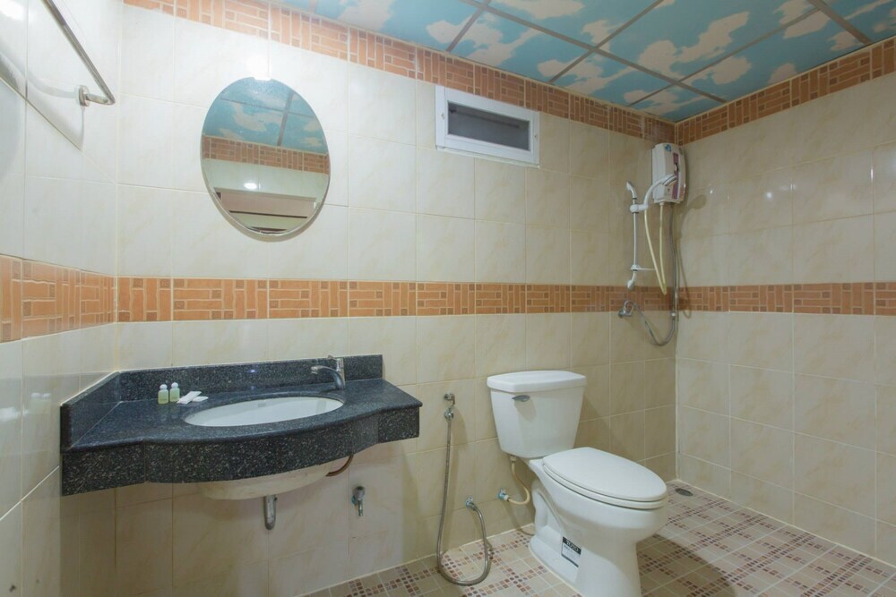 Кату: Patong Rai Rom Yen Resort SHA