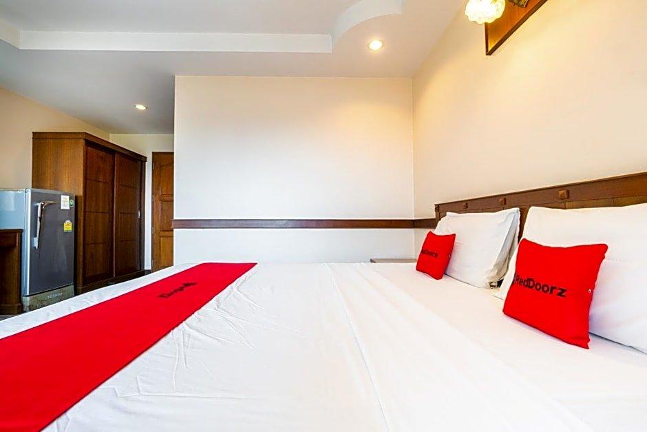 RedDoorz Navin Mansion 3 Pattaya — фото 3