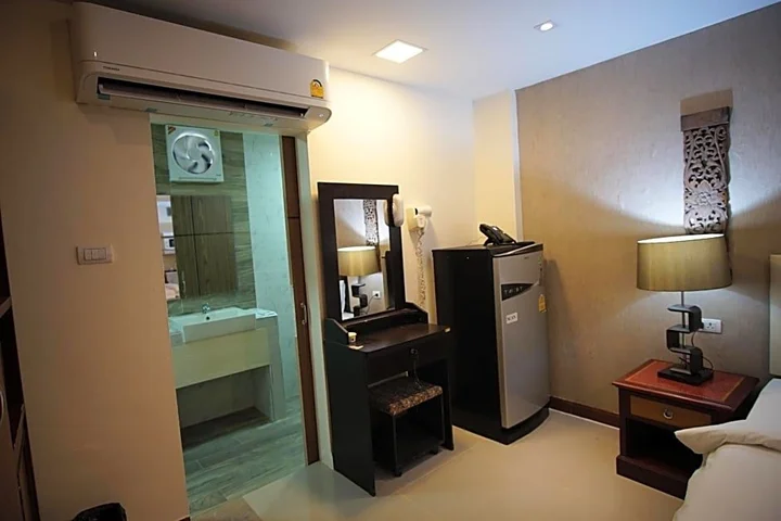 Самутпракан: Kim Hotel @ Bangplong