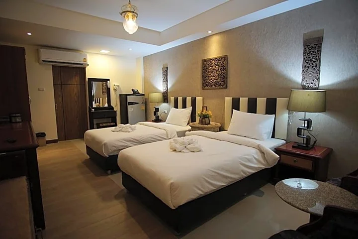 Самутпракан: Kim Hotel @ Bangplong