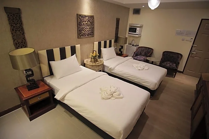 Самутпракан: Kim Hotel @ Bangplong