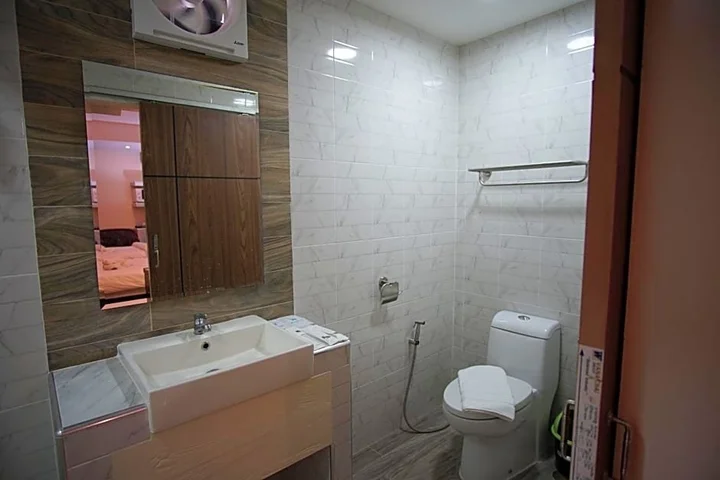 Самутпракан: Kim Hotel @ Bangplong