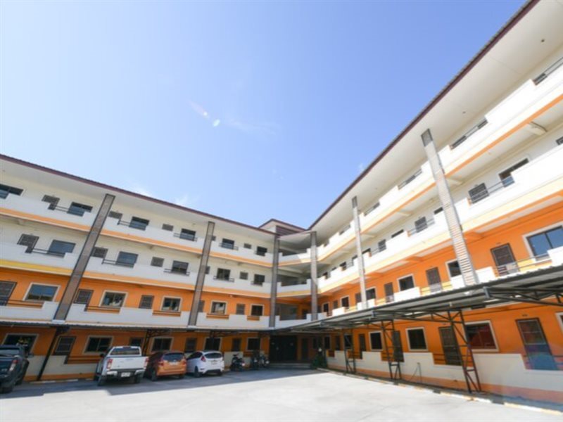 Сирача: OYO 440 Season 5 Residence