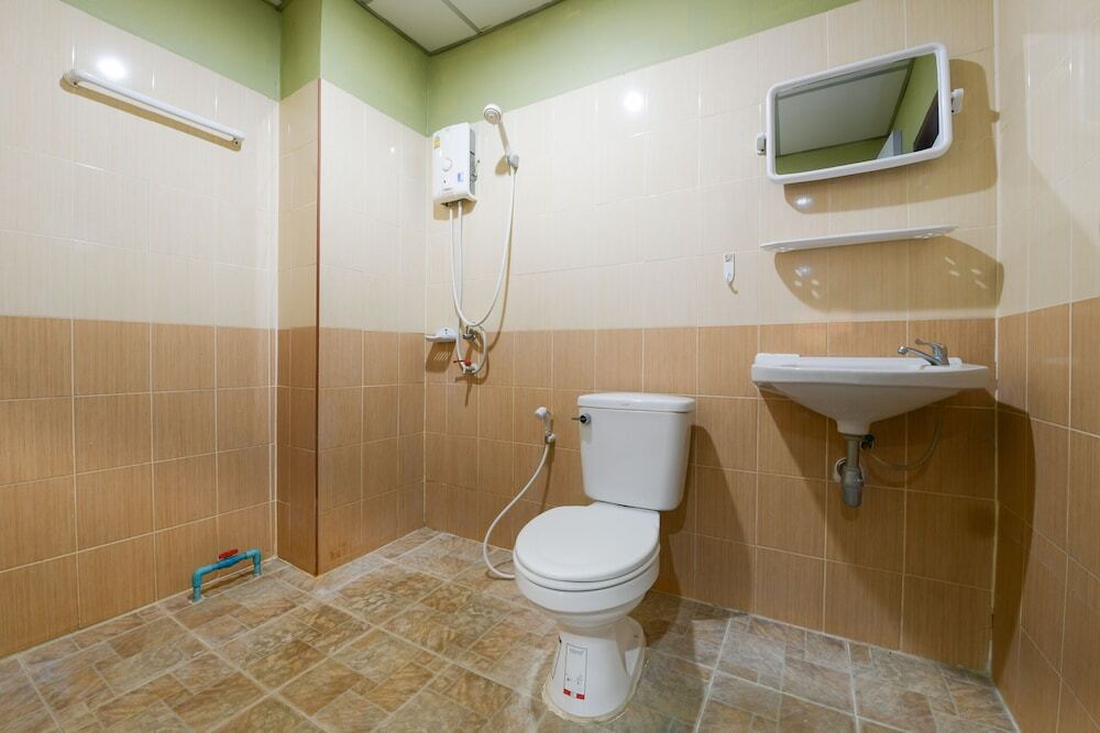 Сирача: OYO 440 Season 5 Residence