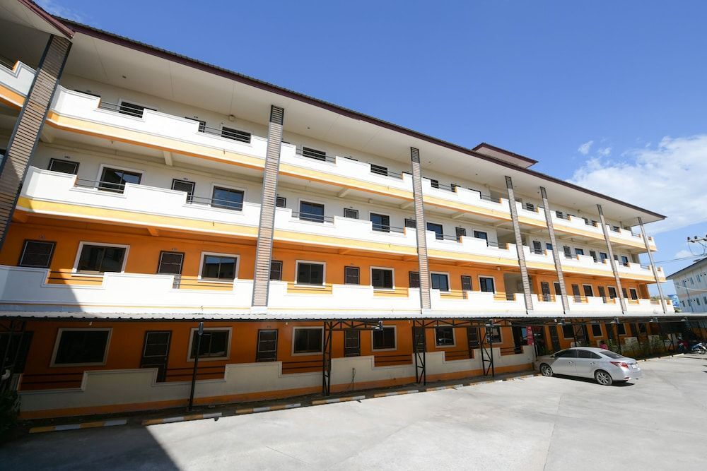 Сирача: OYO 440 Season 5 Residence