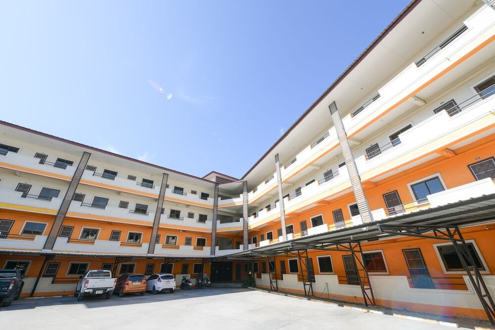 Сирача: OYO 440 Season 5 Residence