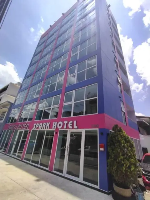 Spark Hotel Sukumvit 16 (SHA Extra Plus) — фото 3