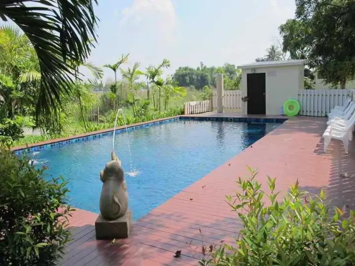Утхай-Тхани: Uthai River Lake Hotel