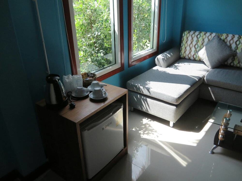 Ко-Липе: The Noi House and Restaurant Sunrise