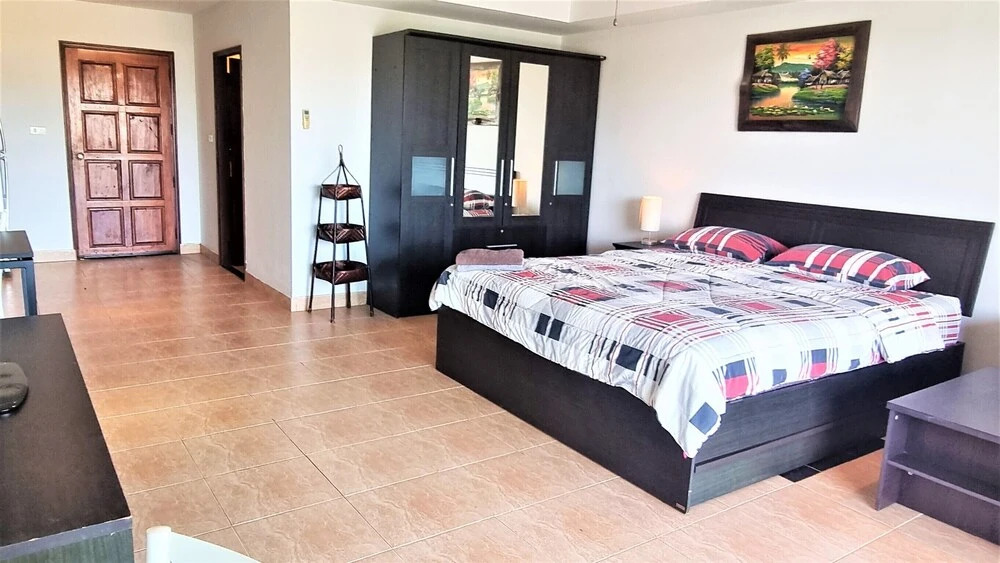 Паттайя: Large Studio Condo Jomtien