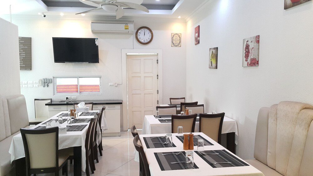 Паттайя: VTSIX Condo Service at View Talay 6 Condo Pattaya