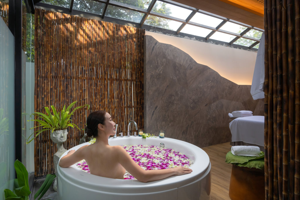 Муанг: Sinae Phuket