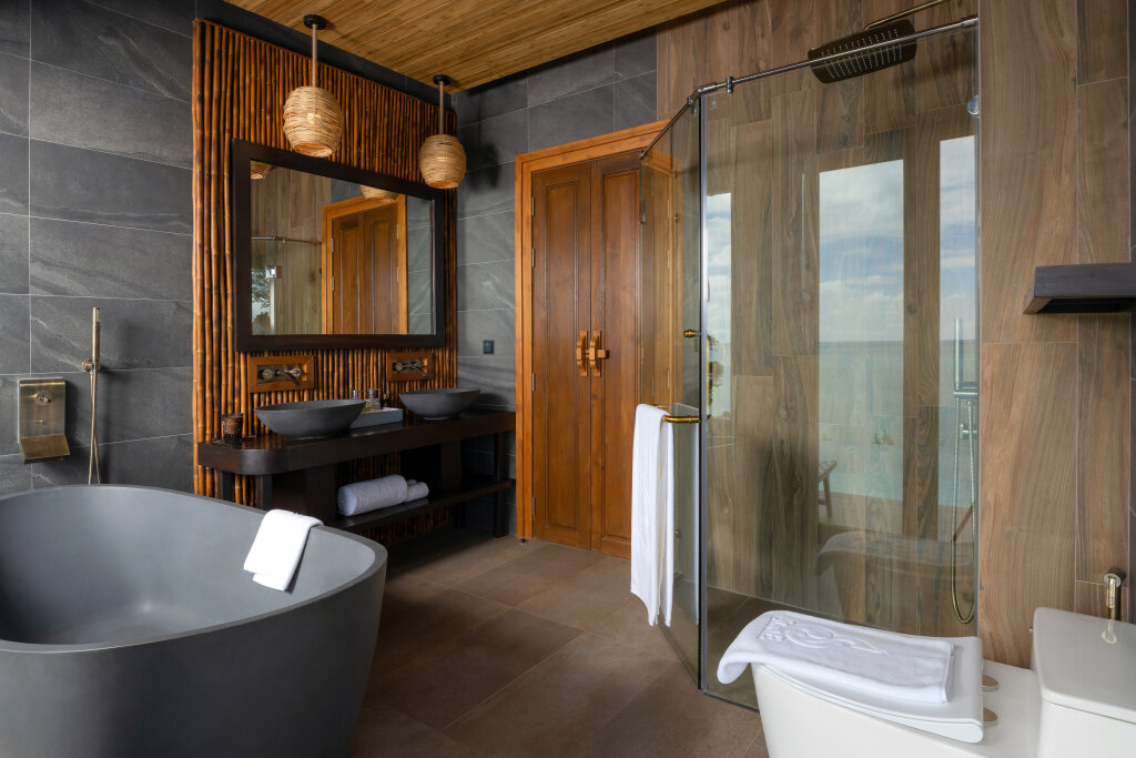 Муанг: Sinae Phuket