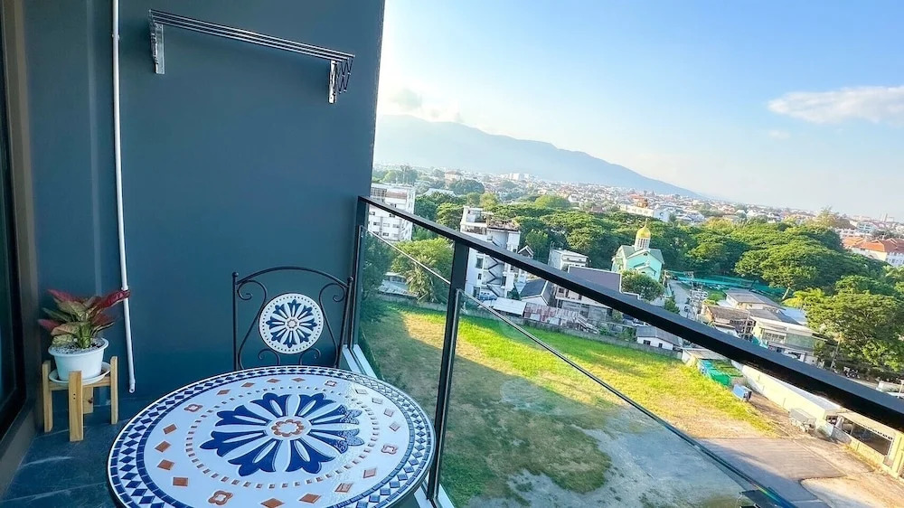 Чиангмай: The Astra Condo by Five Star
