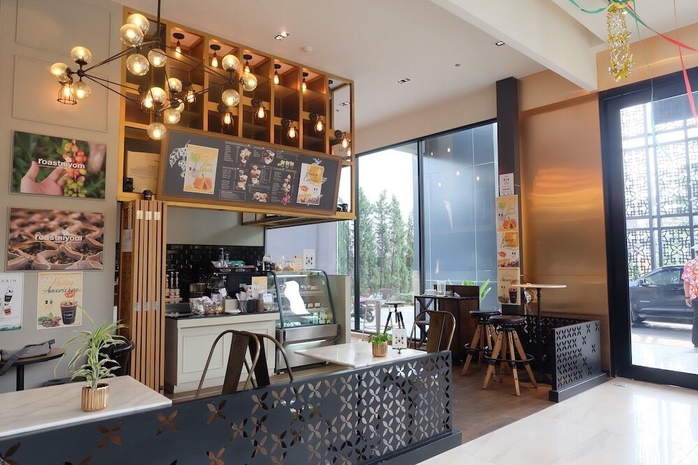 Чиангмай: The Astra Condo by Five Star