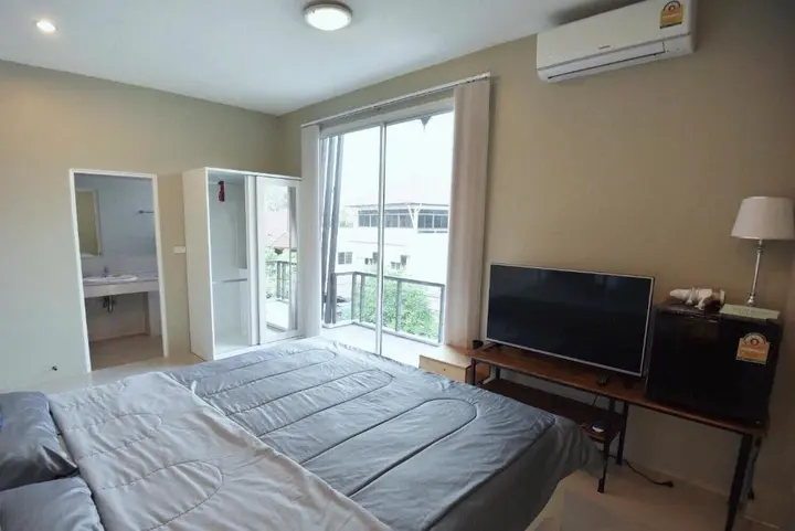 Чиангмай: V House