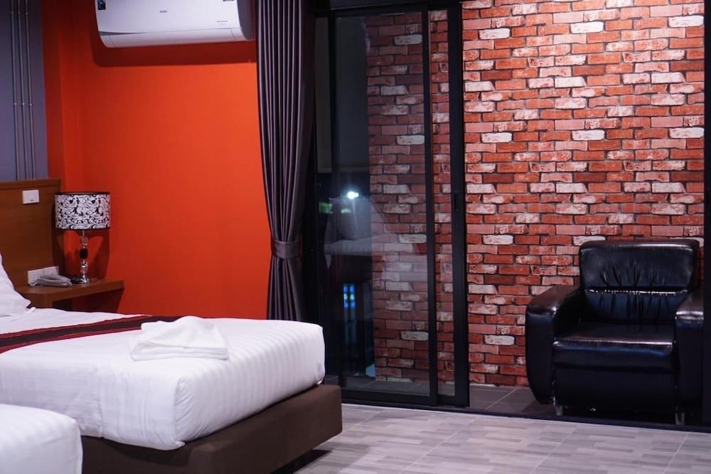 Нанг-Ронг: Sshotel Nangrong Buriram