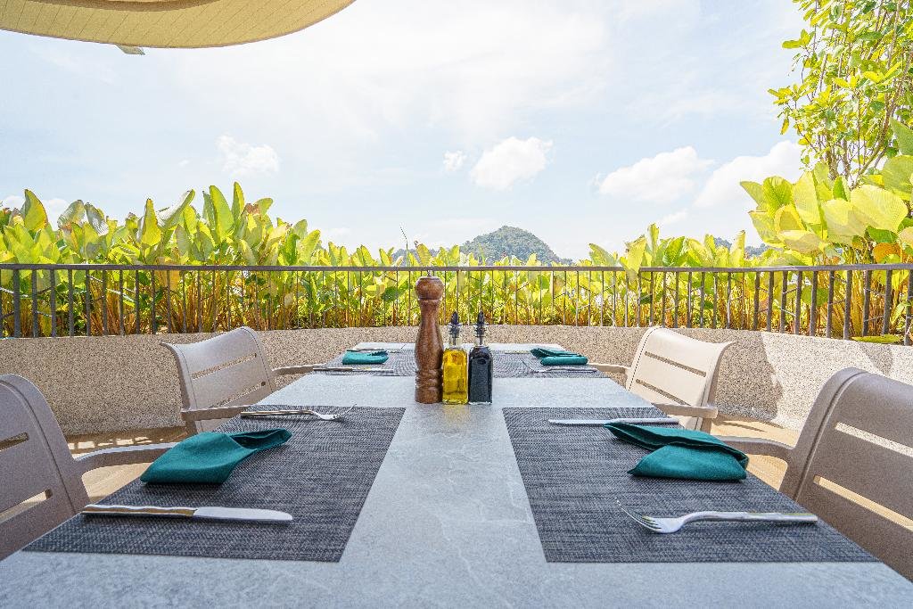 Муанг: HOMA Phuket Town