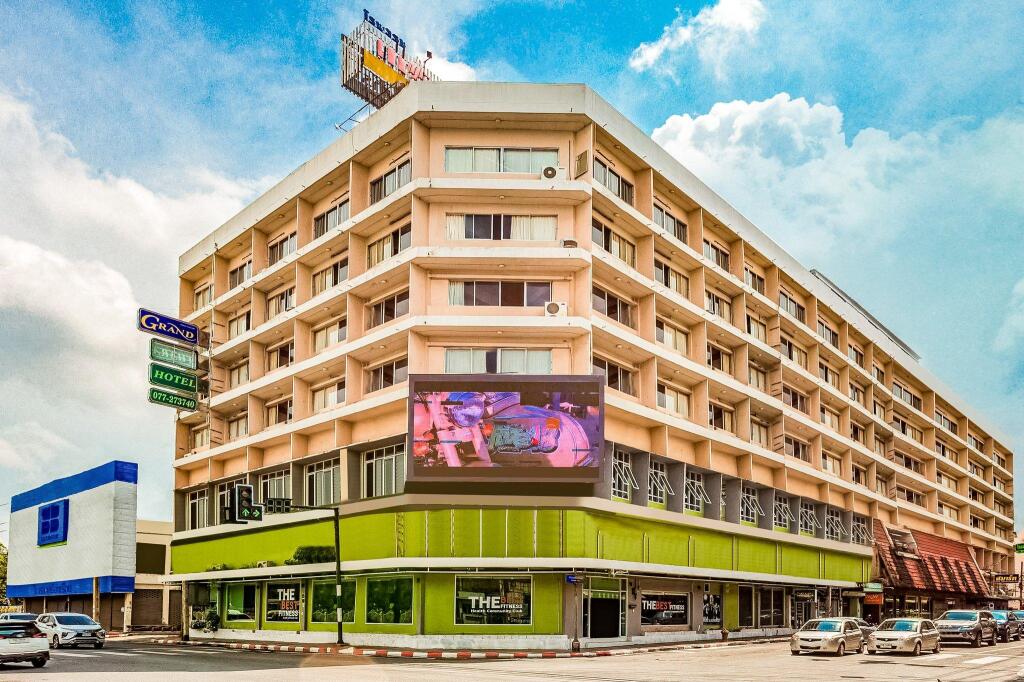 Сураттхани: OYO 441 Grand Thara Hotel