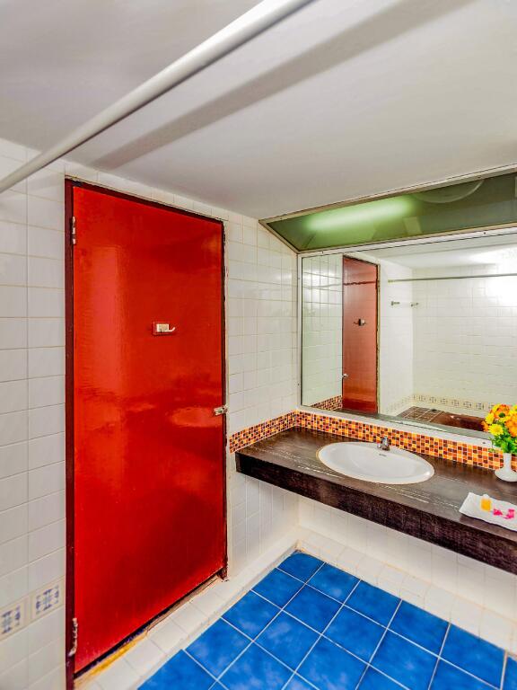 Сураттхани: OYO 441 Grand Thara Hotel