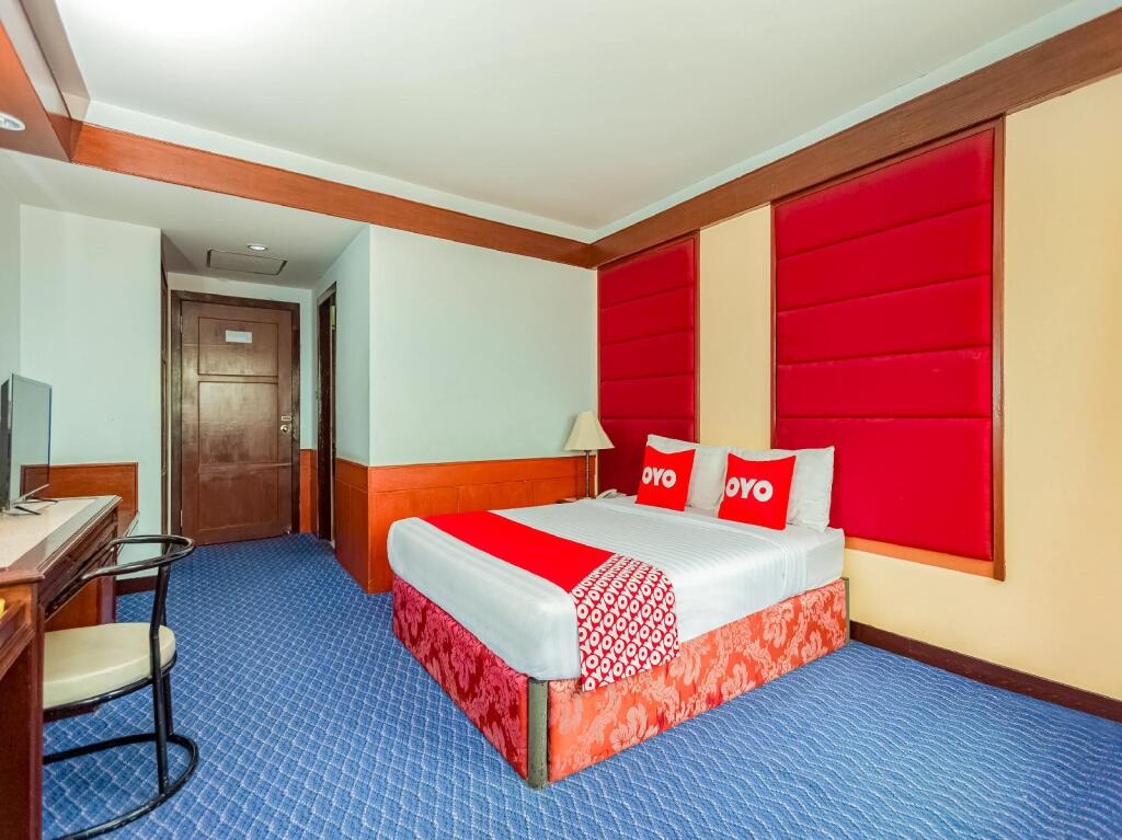 Сураттхани: OYO 441 Grand Thara Hotel