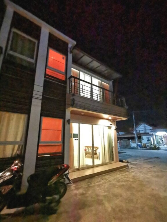 Муанг: Pon House